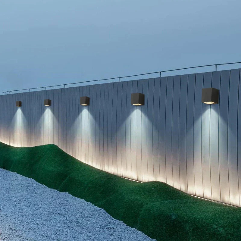 Inteligentna lampa ścienna zewnętrzna Seralyn – minimalistyczny design, wodoodporność IP65, energooszczędne oświetlenie – Lampy zewnętrzne 5
