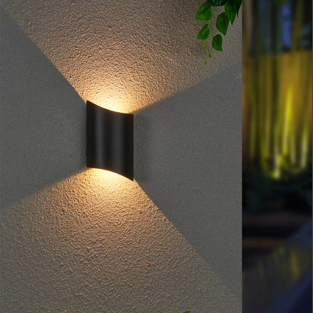 Kinkiet zewnętrzny z aluminium – Wodoodporne, energooszczędne oświetlenie LED do ogrodu i patio | Nowoczesny design 3