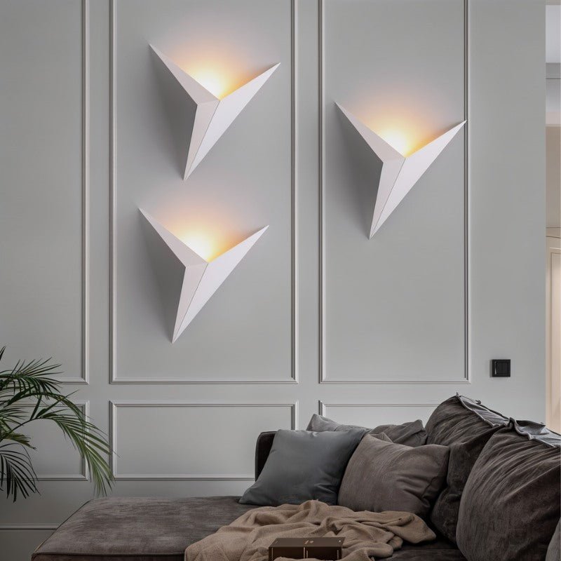Lampa Ścienna Ezio z Aluminium w Białym, Czarnym i Złotym Wykończeniu – Minimalistyczny Kinkiet Ścienny z Zintegrowanym Oświetleniem LED 0