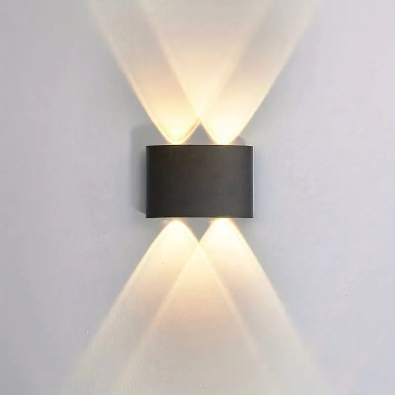 Nowoczesny kinkiet LED 4W – minimalistyczna lampa ścienna na białym tle