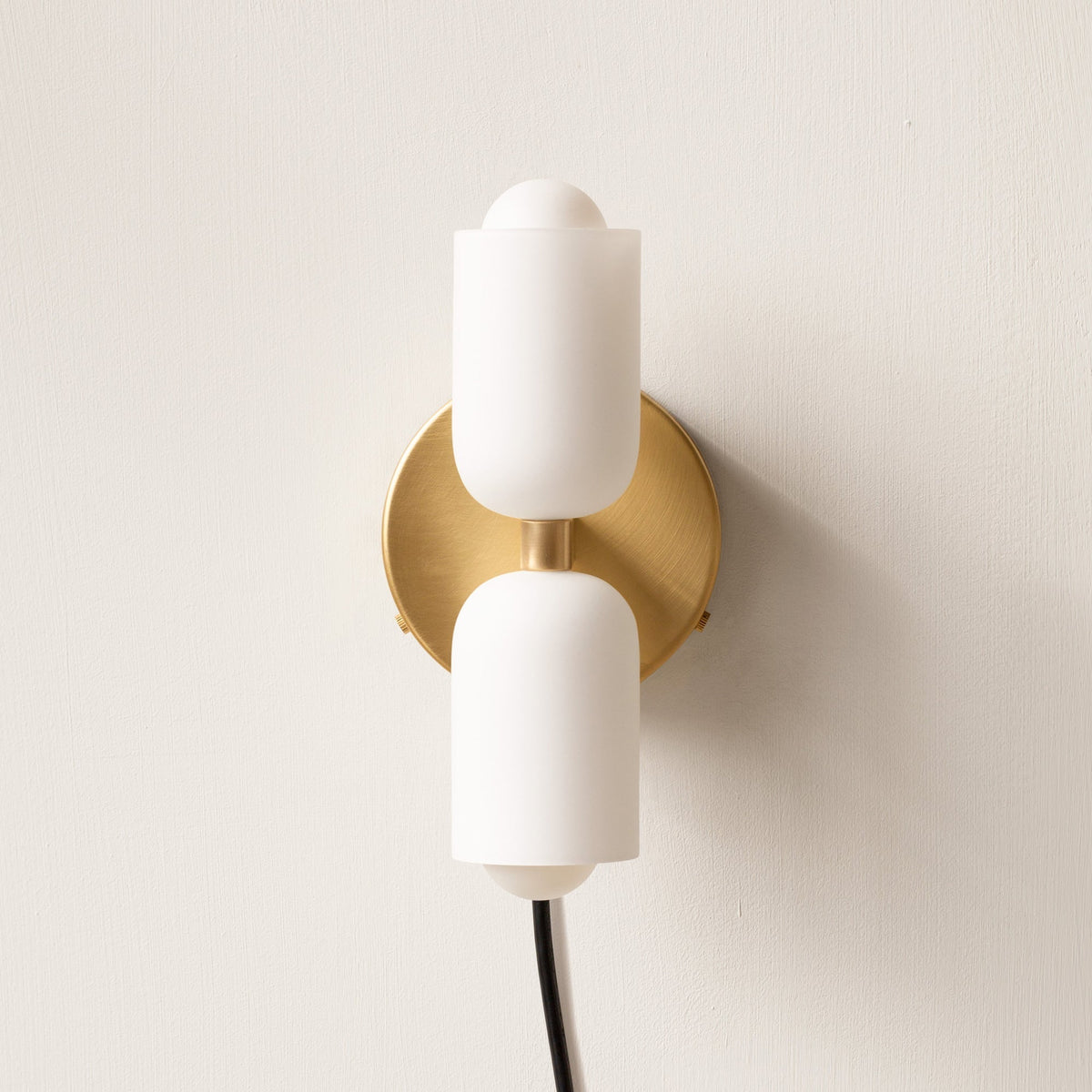 Nowoczesna Lampa Ścienna z Akrylowym Kloszem – Elegancki Kinkiet Ścienny do Sypialni i Salonu 3
