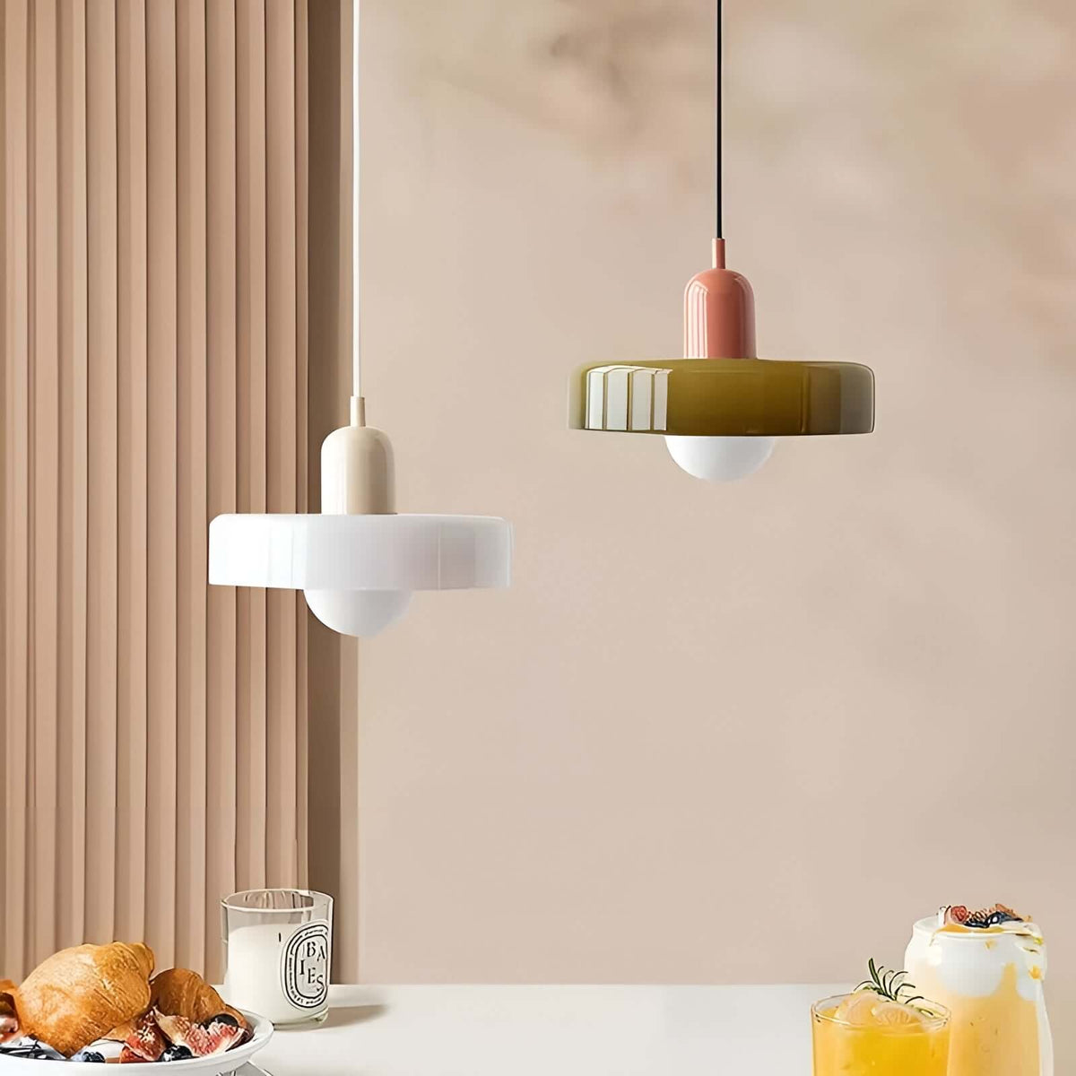 Nowoczesne lampy wiszące w stylu Bauhaus, minimalistyczne oświetlenie do wnętrza, design i funkcjonalność.