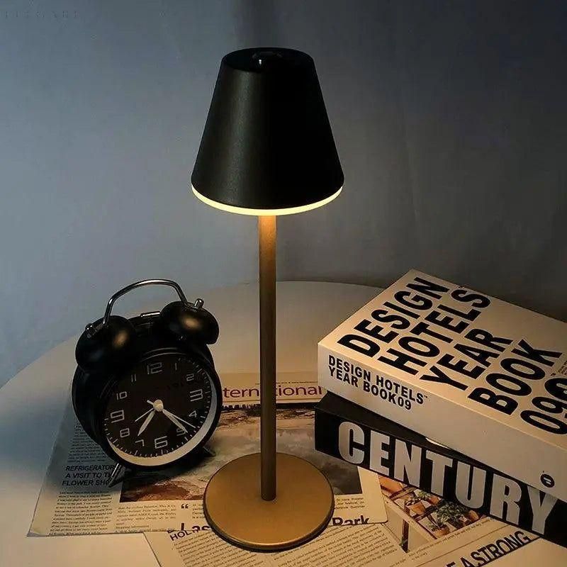 Bezprzewodowa lampa LED z aluminium – Elegancki design, 28 godzin świecenia, idealna do wnętrz i na zewnątrz