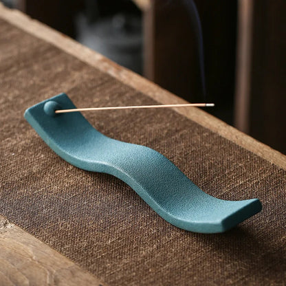 Ceramiczny Holder na Kadzidło Falisty – Elegancka Dekoracja do Wnętrz, Trwały Materiał, Idealny do Medytacji 0