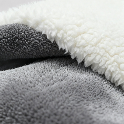 Miękki koc polarowy king size – zbliżenie na tkaninę polarową