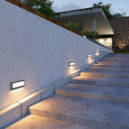 Kinkiet ścienny LED – elegancki design z boku