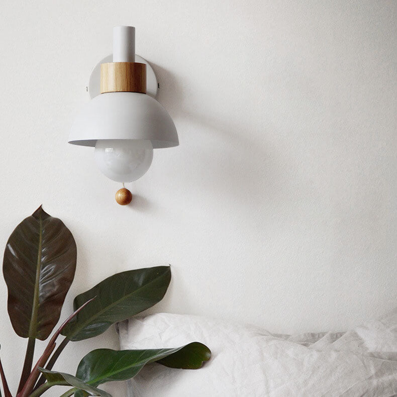 Kolorowa lampa ścienna z sferycznym kloszem – Nowoczesny design do salonu i sypialni 4