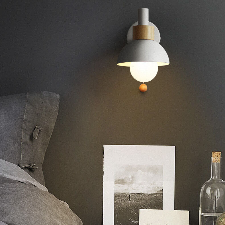 Kolorowa lampa ścienna z sferycznym kloszem – Nowoczesny design do salonu i sypialni 7