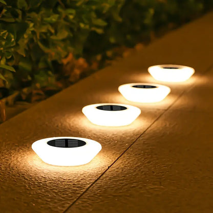 Lampa gruntowa solarna – szczegół panelu słonecznego i klosza