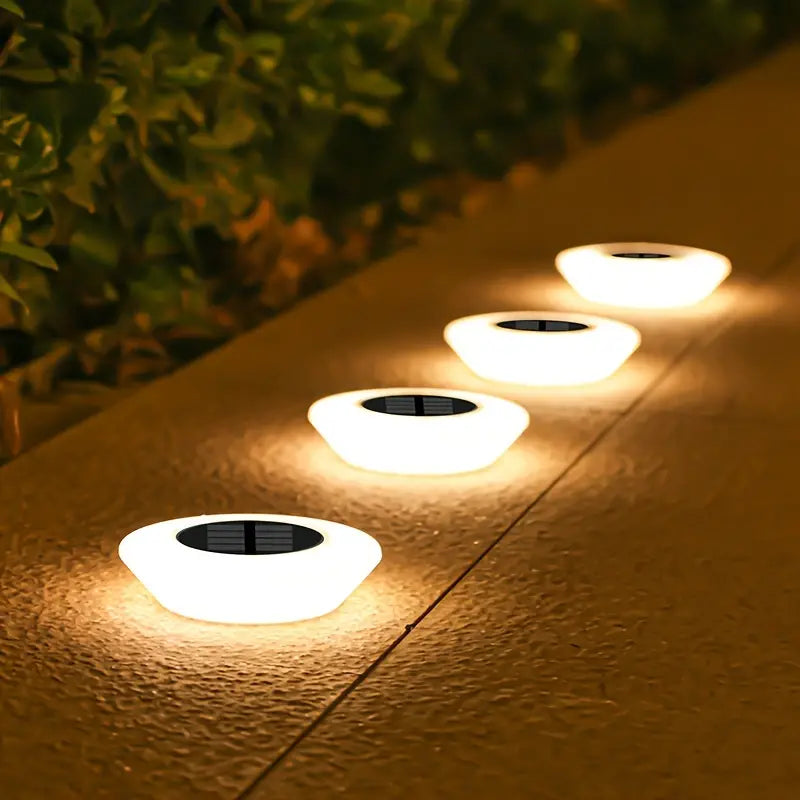 Lampa gruntowa solarna – szczegół panelu słonecznego i klosza