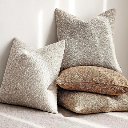 Ozdobna poszewka bouclé 45x45 cm – widok z przodu